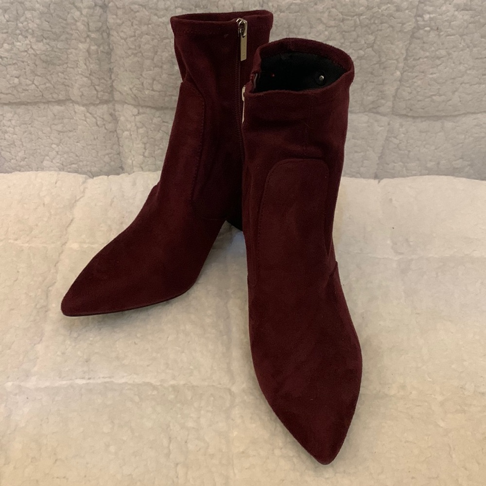 NWOT “Unisa” burgundy suede ankle boots